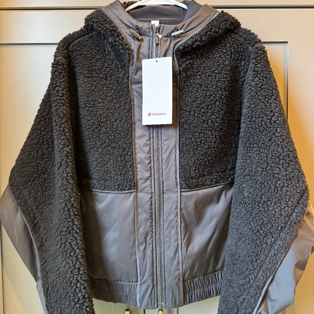 lululemon Sherpa and Shine Jacket (size 6) NEW